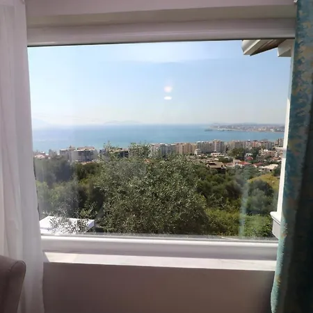 Elarad 招待所 Vlorë